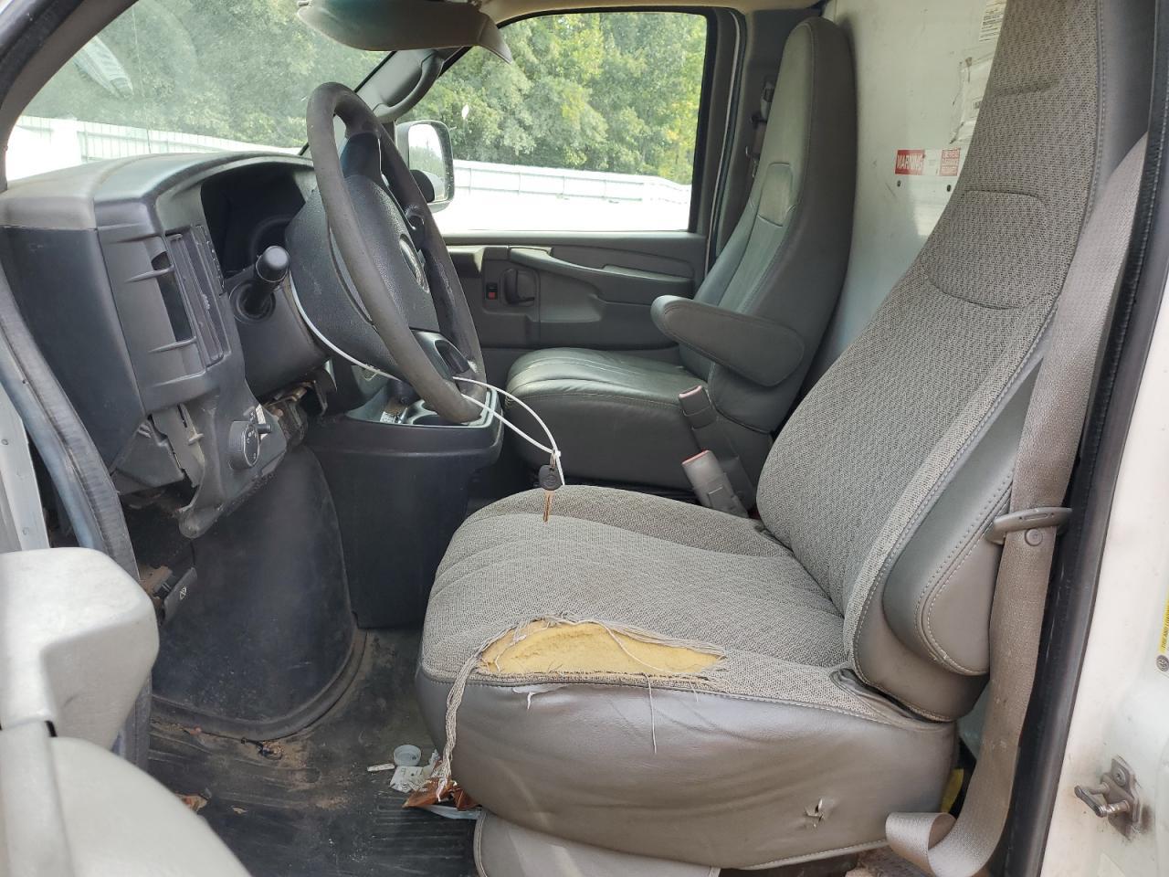 2012 GMC Savana Cutaway G3500 - Фото 7