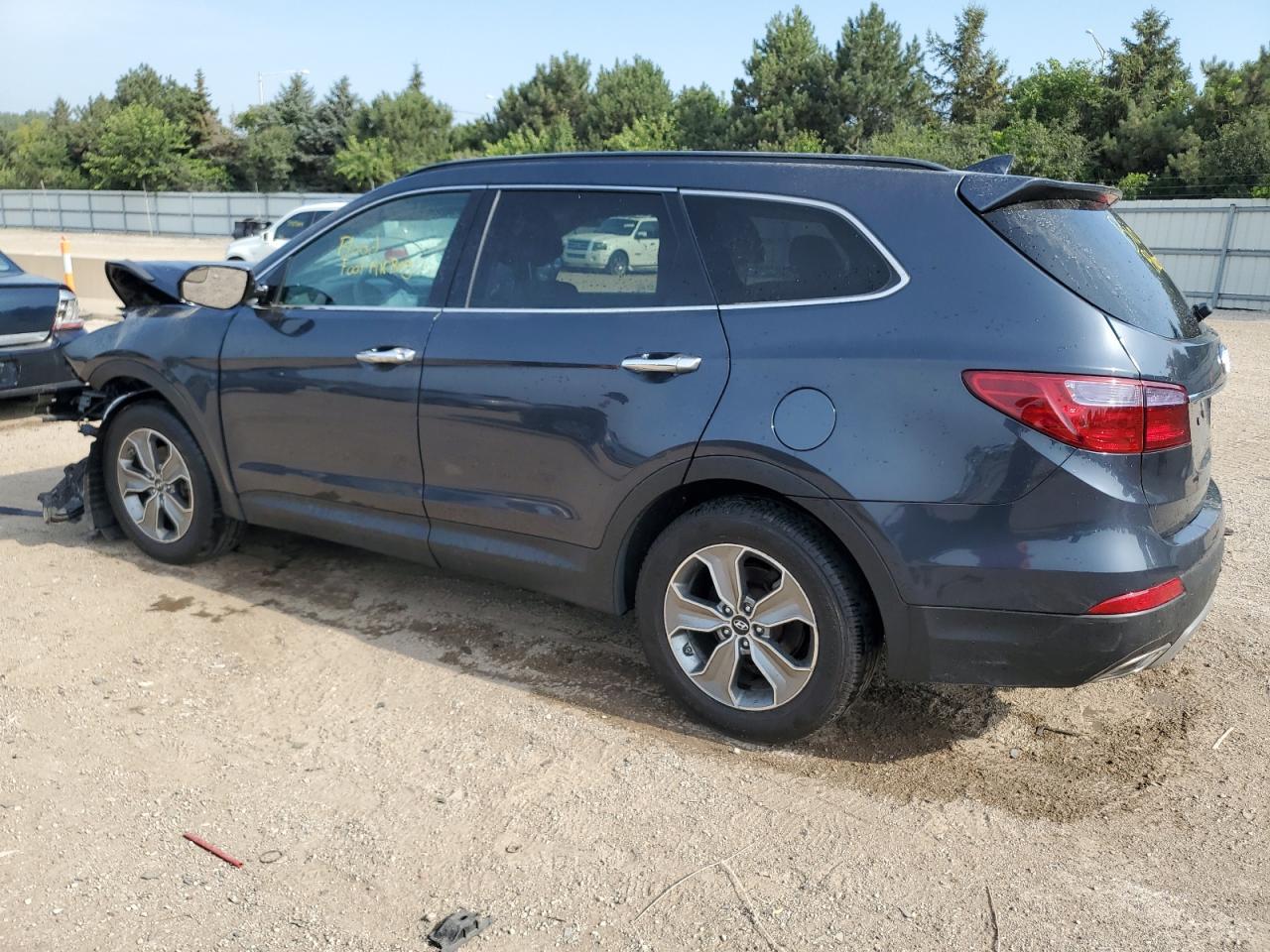 2015 Hyundai Santa Fe Gls - Image 2