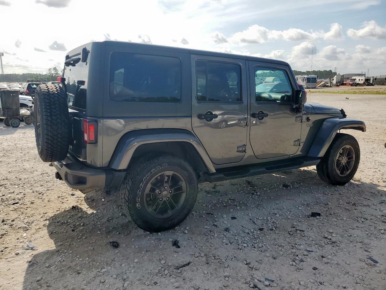 2016 Jeep Wrangler Unlimited Sahara - Фото 3