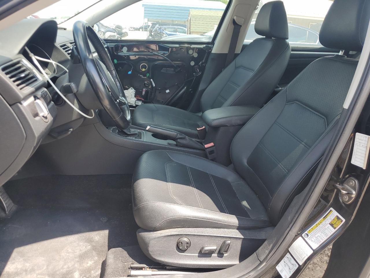 2016 Volkswagen Passat S - Image 7