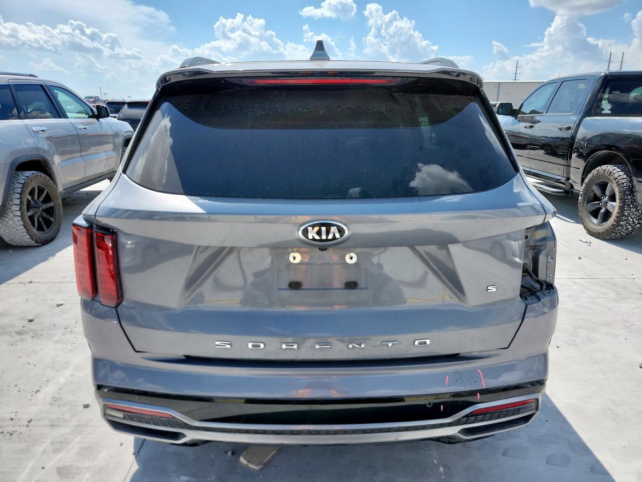 2021 Kia Sorento S - Image 6