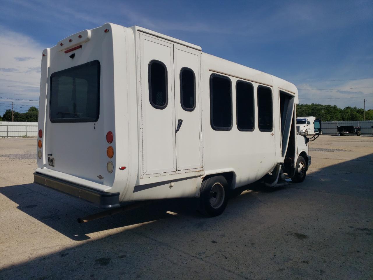 2021 Chevrolet Express G3 - Shuttle Bus - Image 4