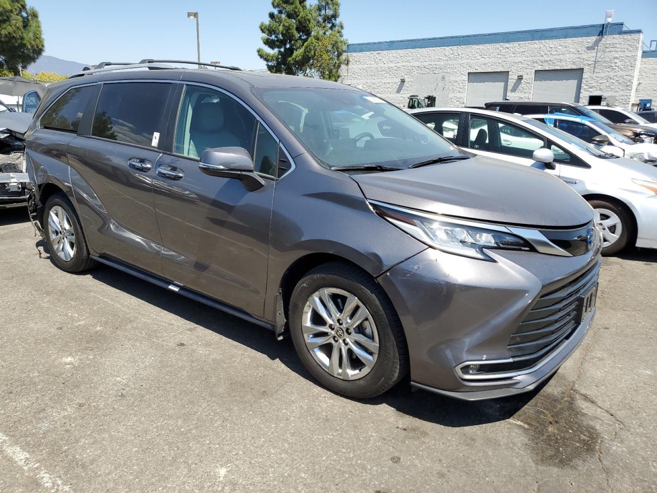 2024 Toyota Sienna Limited - Image 4