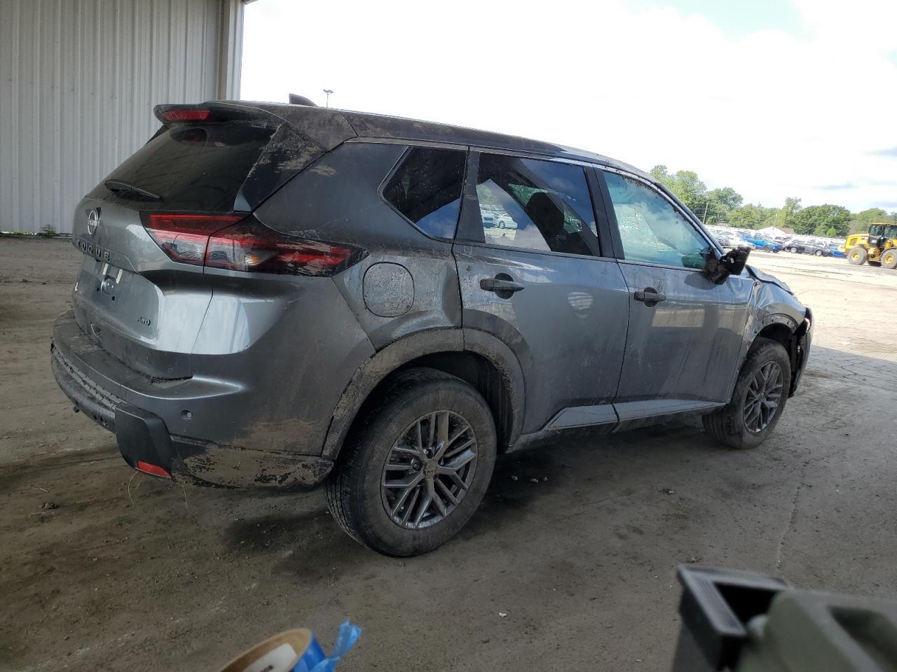 2025 Nissan Rogue S - Фото 3