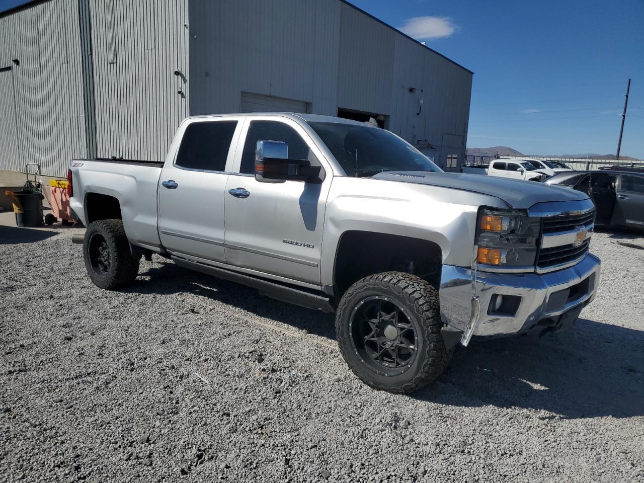 2016 Chevrolet Silverado K2500 Heavy Duty Ltz - Image 4
