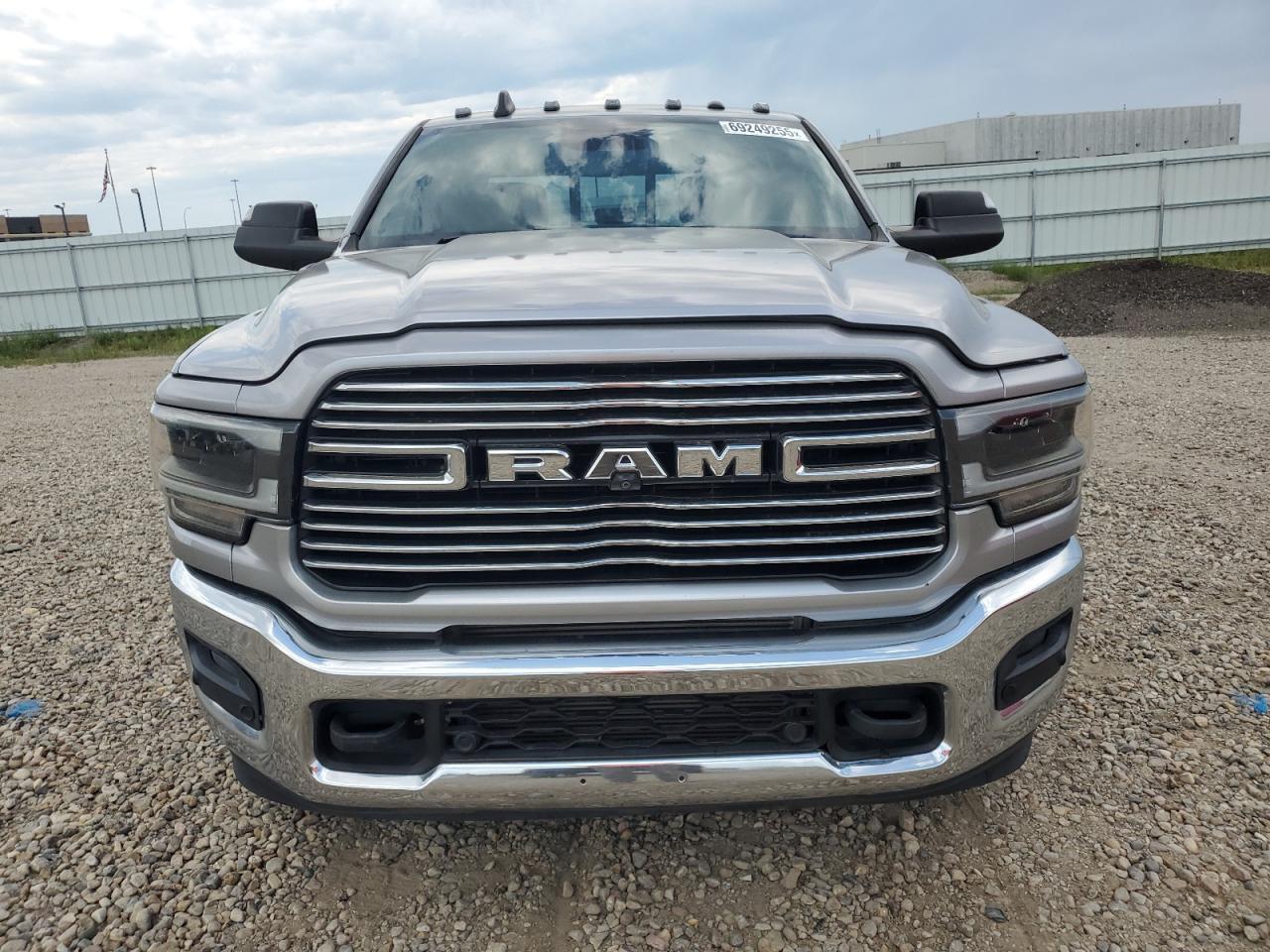 2021 Ram 3500 Laramie - Фото 5