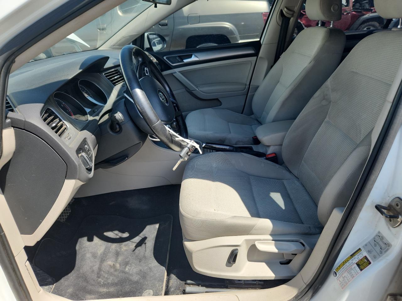 2017 Volkswagen Golf Sportwagen S - Image 7