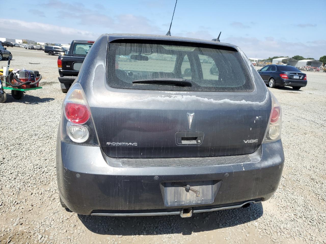 2010 Pontiac Vibe - Image 6