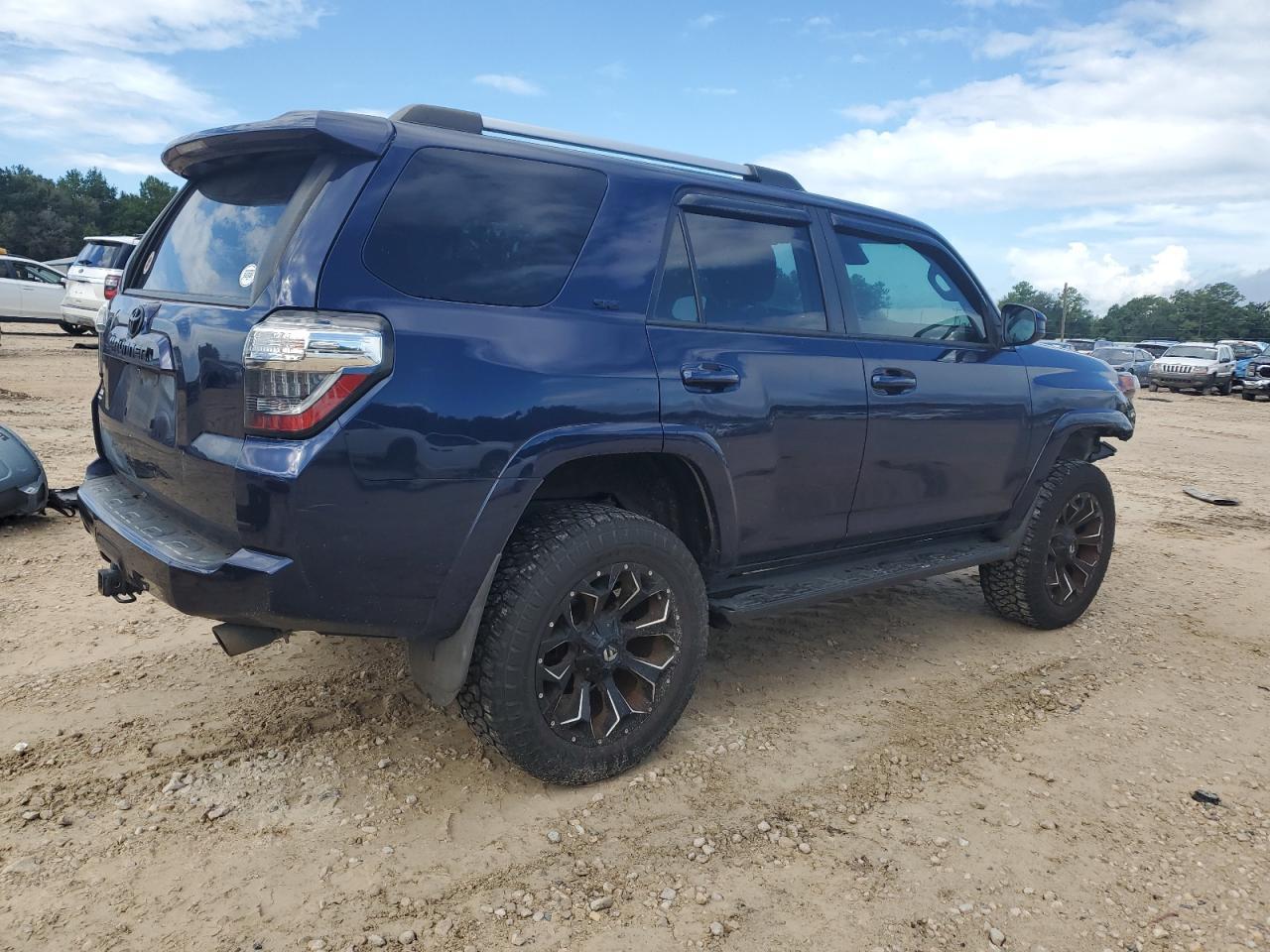 2020 Toyota 4Runner Sr5/Sr5 Premium - Image 3
