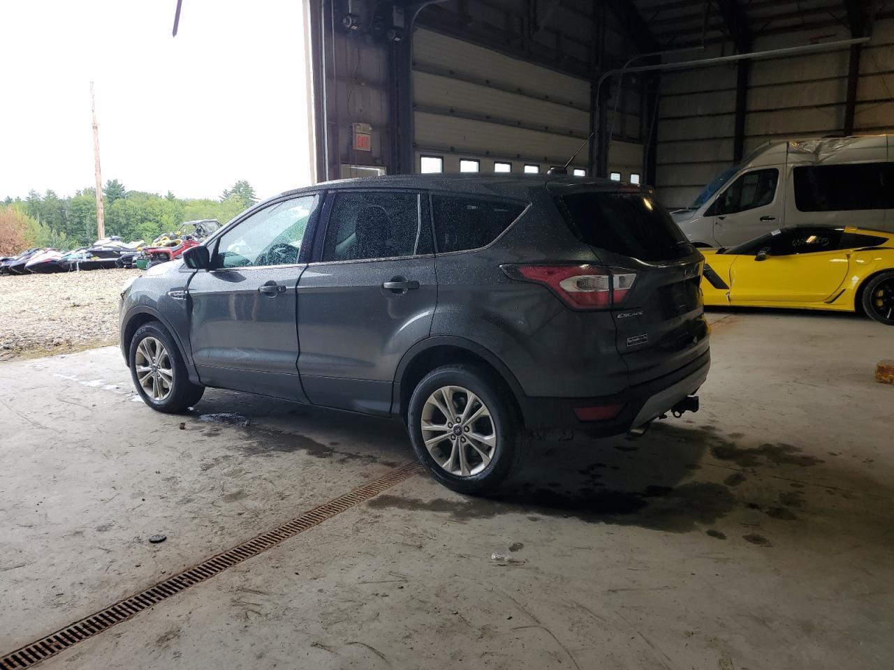 2017 Ford Escape Se - Фото 2