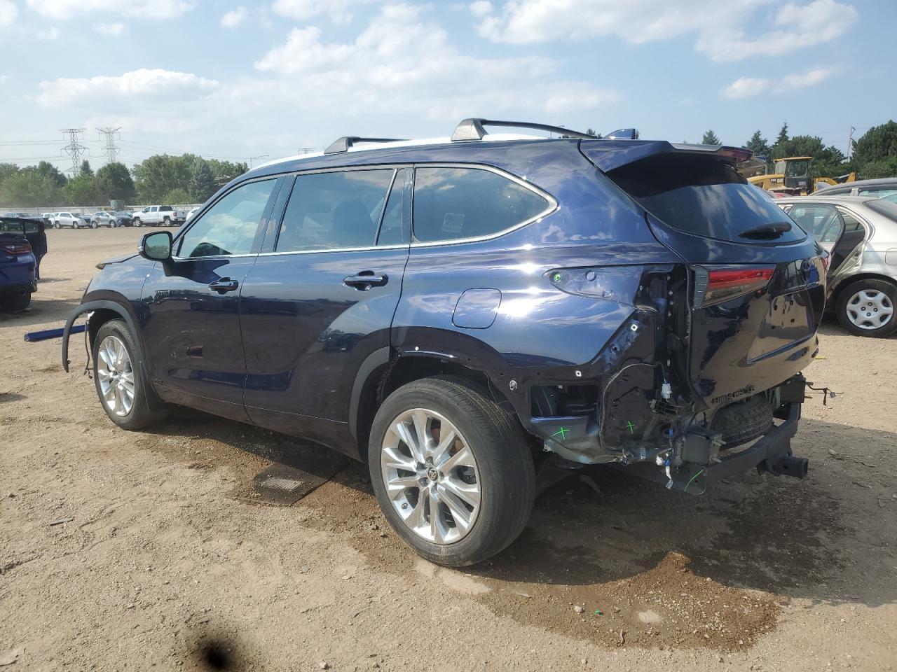 2021 Toyota Highlander Hybrid Limited - Image 2
