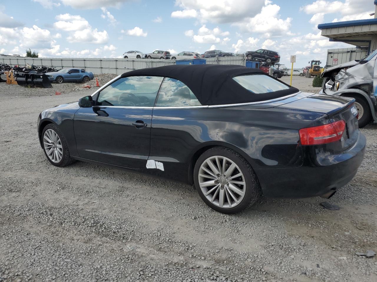 2011 Audi A5 Premium Plus - Фото 2