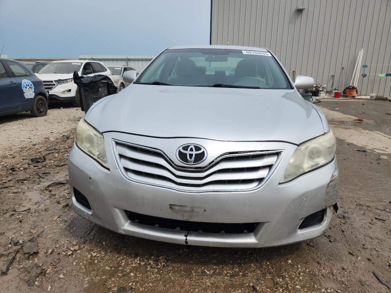 2011 Toyota Camry Base - Фото 5