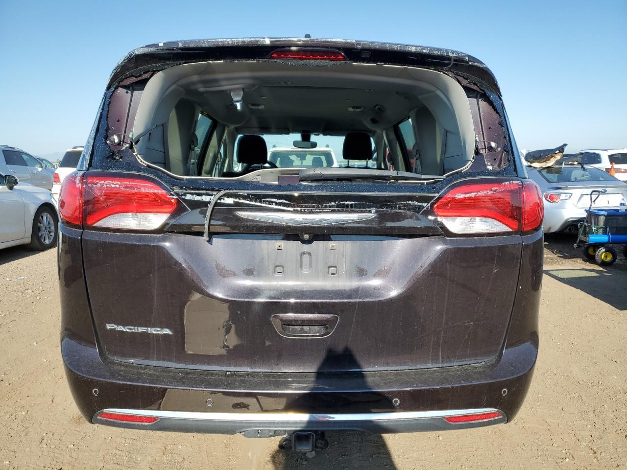 2018 Chrysler Pacifica Touring Plus - Image 6