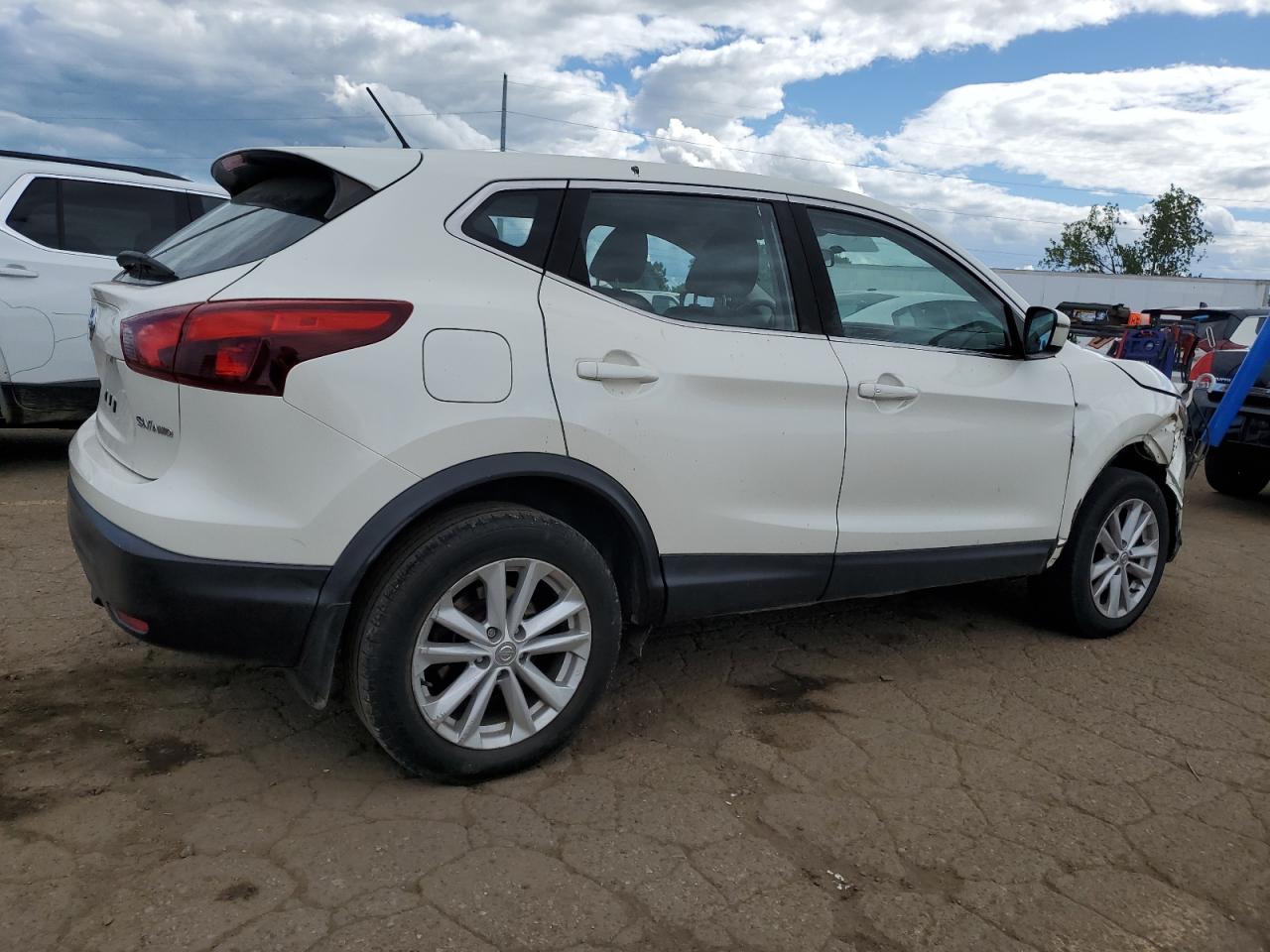 2018 Nissan Rogue Sport S - Image 3