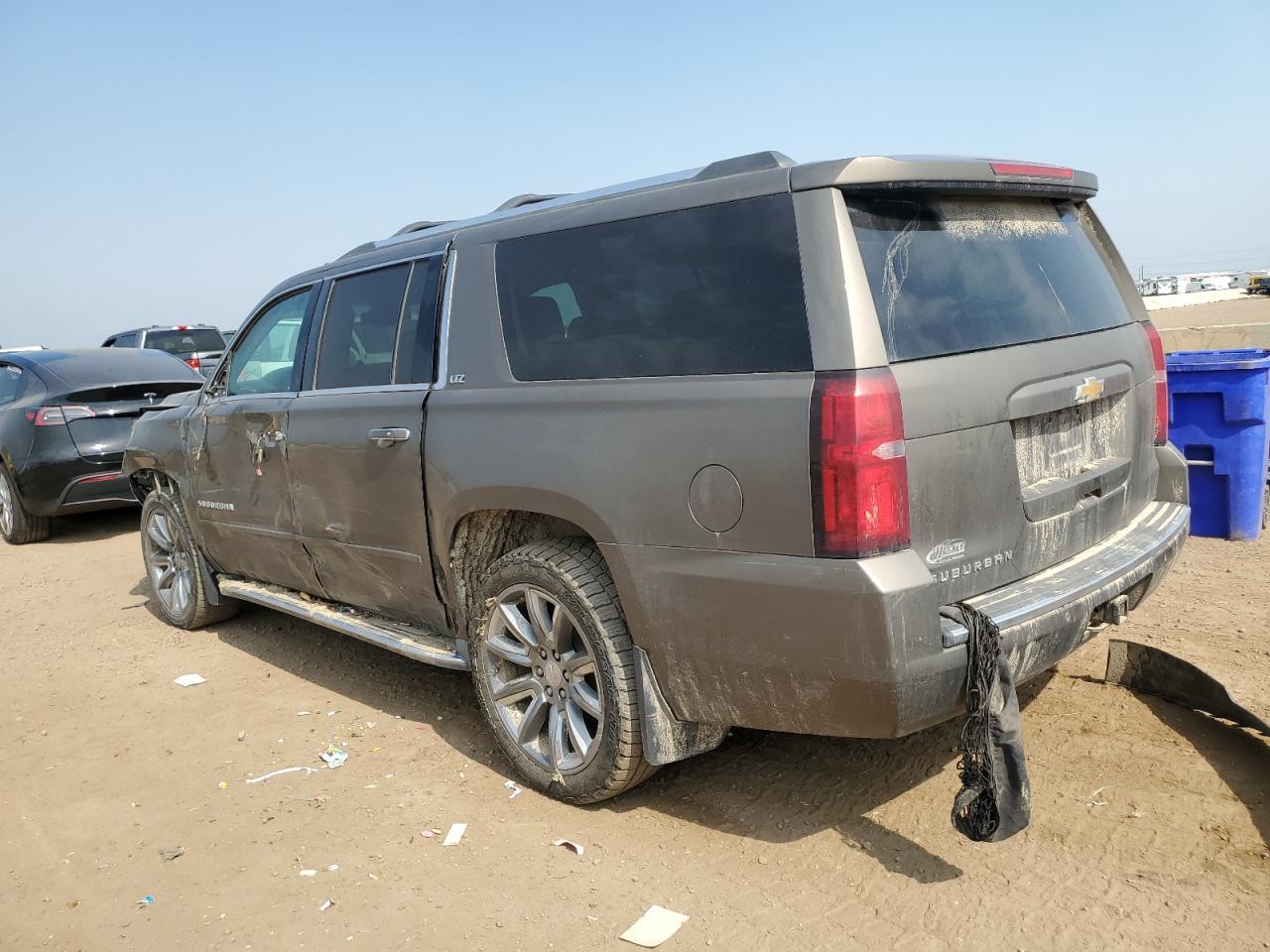 2015 Chevrolet Suburban K1500 Ltz - Image 2