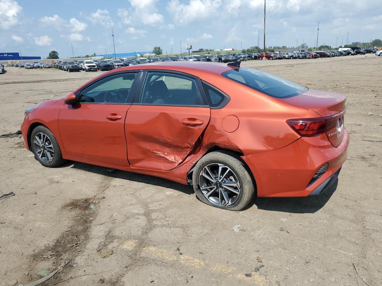 2023 Kia Forte Lx - Фото 2