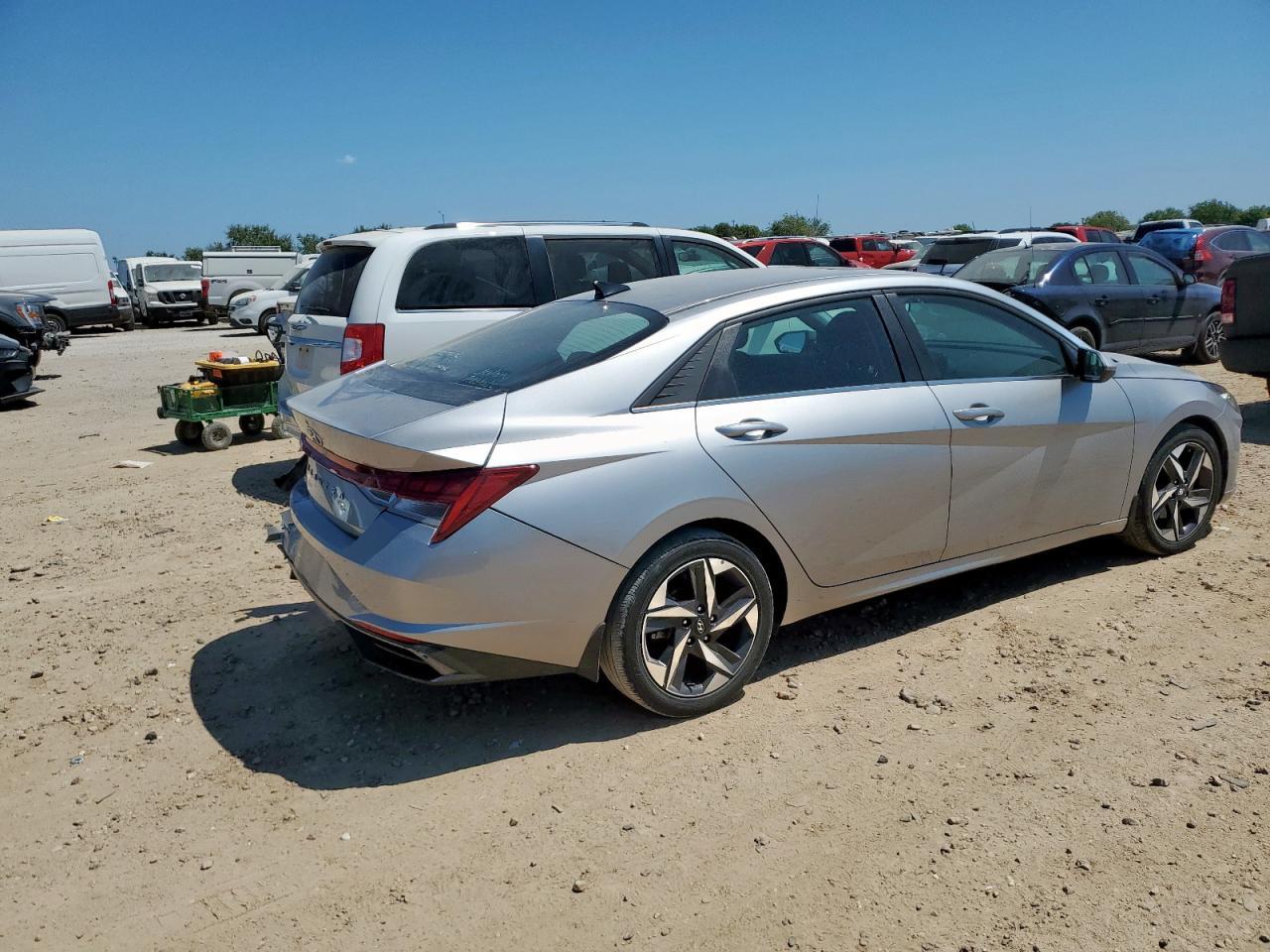 2022 Hyundai Elantra Sel - Фото 3