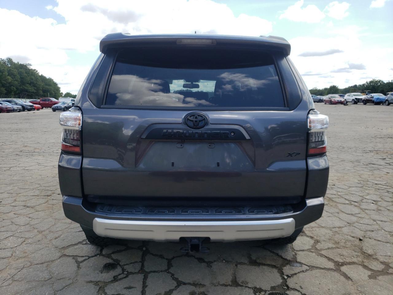 2018 Toyota 4Runner Sr5/Sr5 Premium - Image 6
