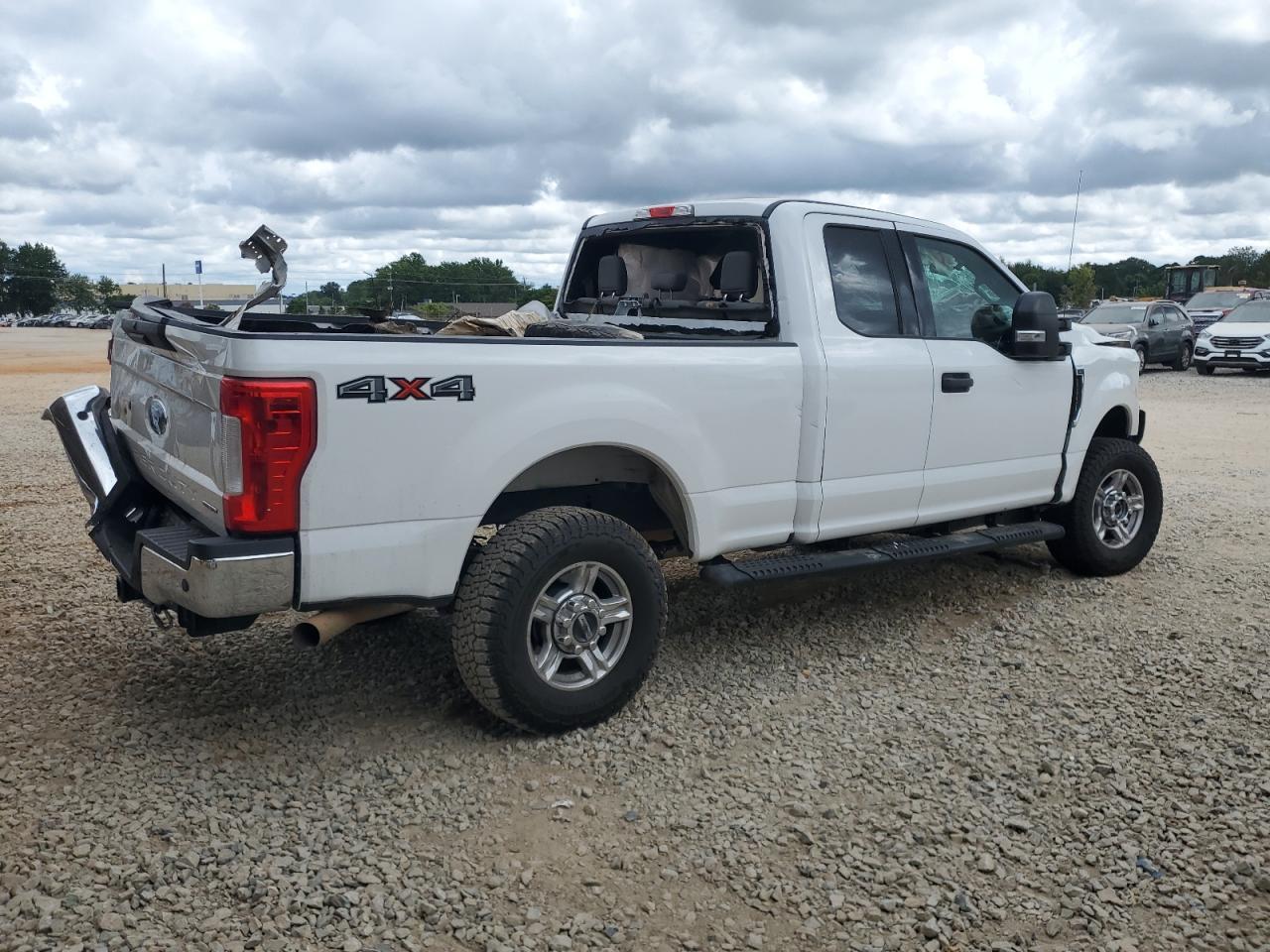 2017 Ford F250 Super Duty - Фото 3