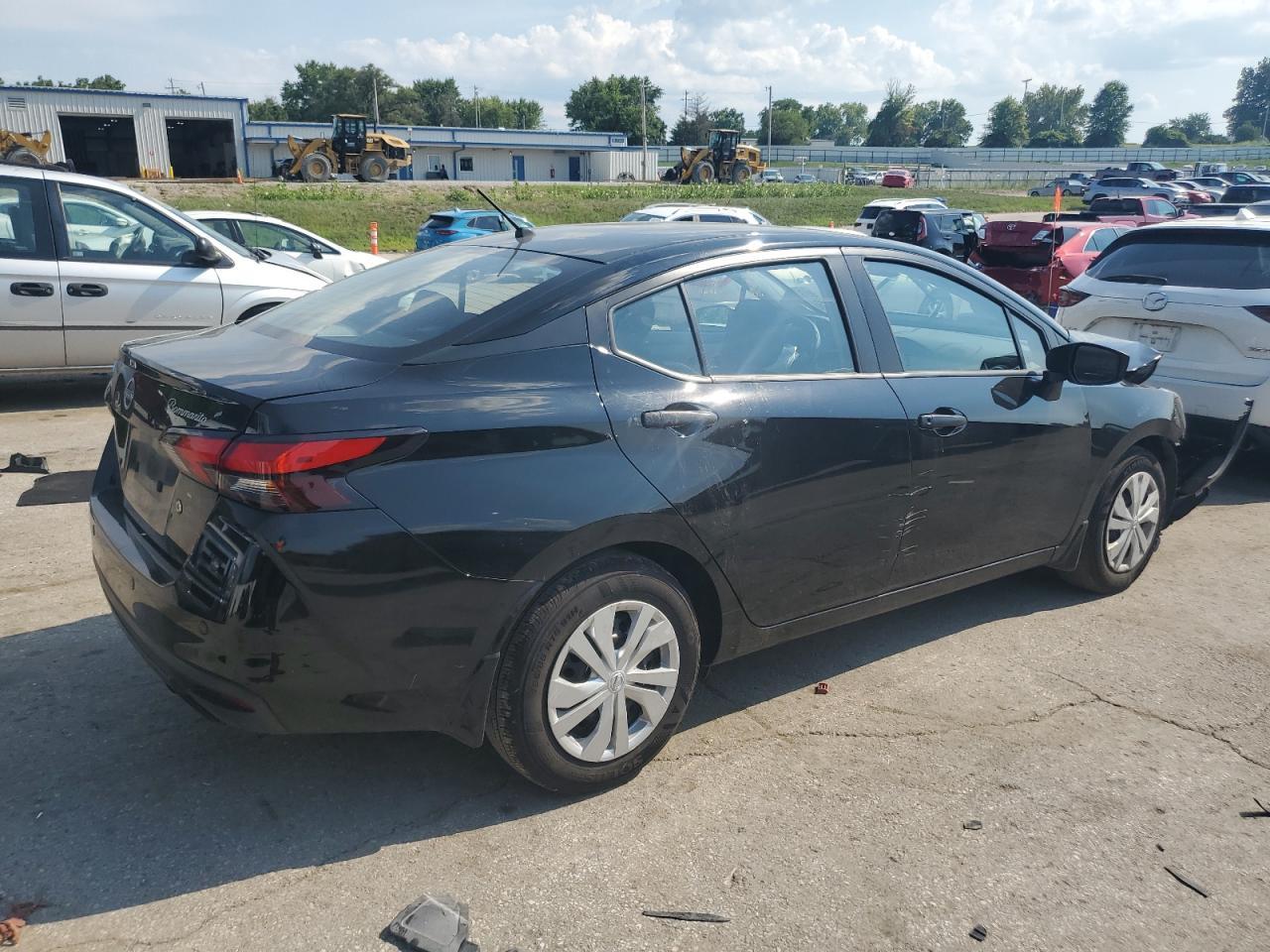 2025 Nissan Versa S - Фото 3