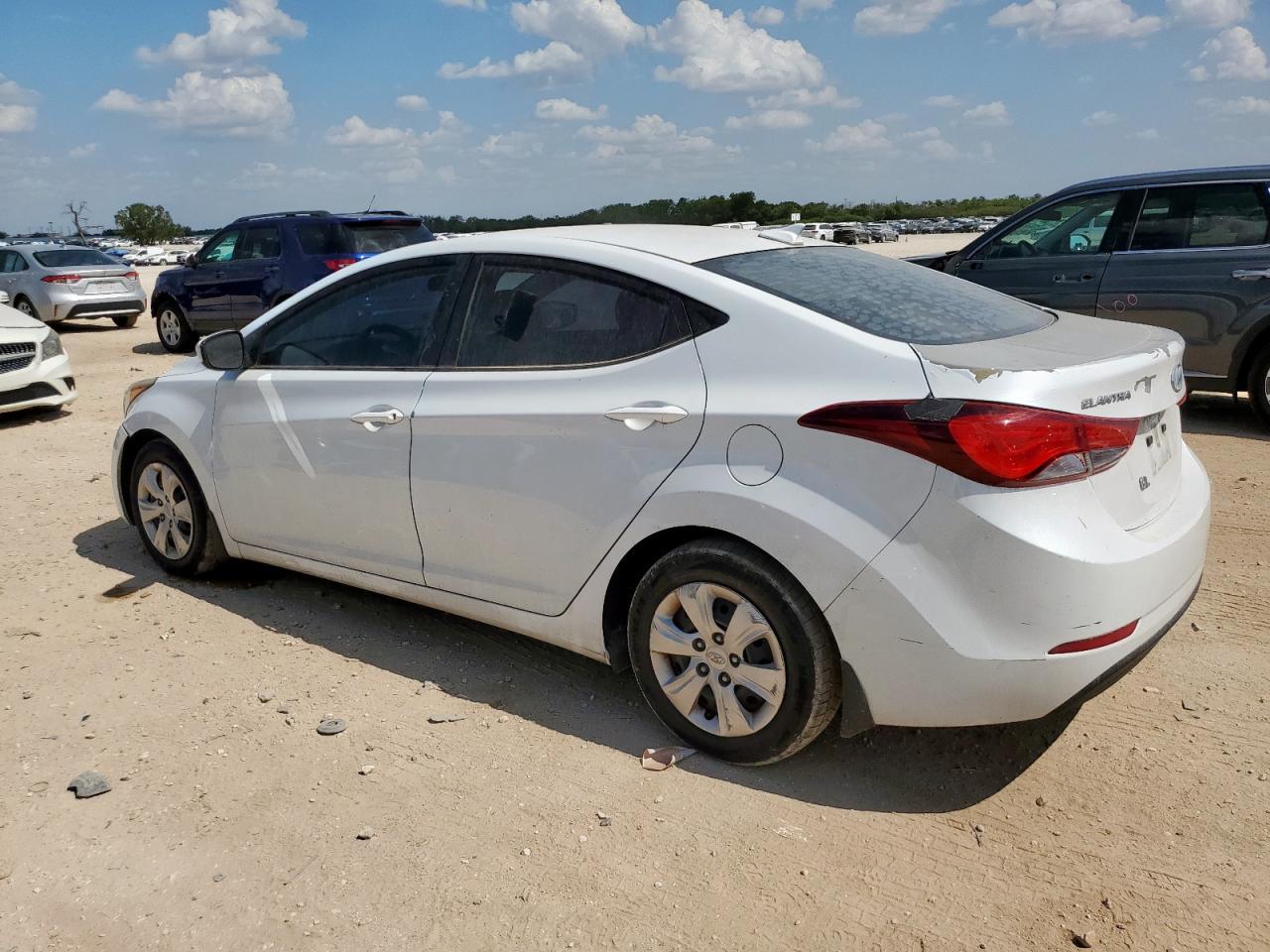 2016 Hyundai Elantra Se - Фото 2