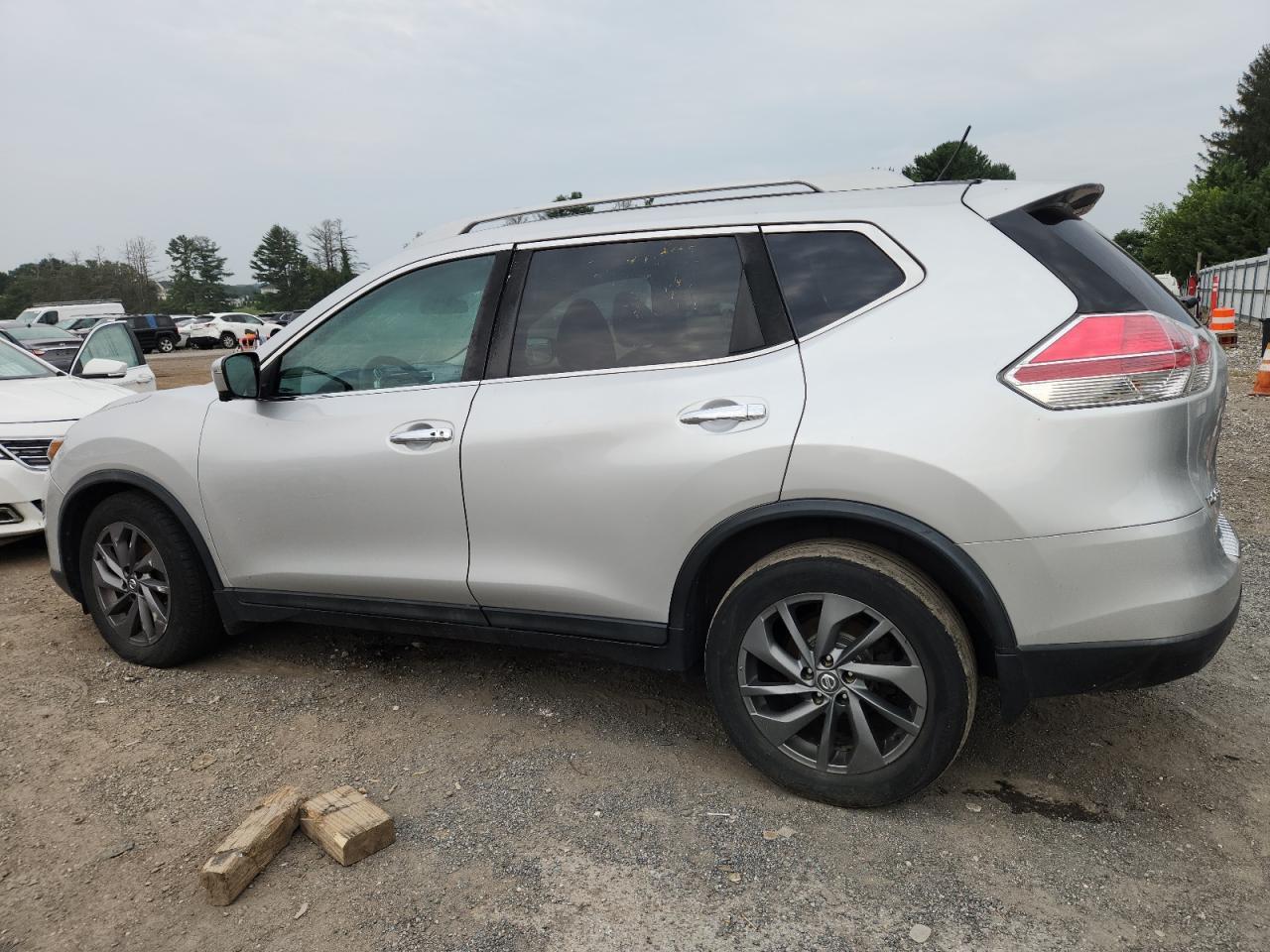 2016 Nissan Rogue S - Фото 2
