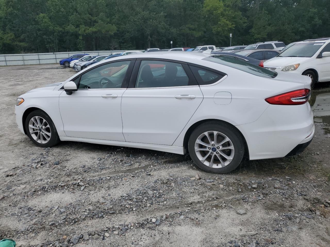 2020 Ford Fusion Se - Image 2
