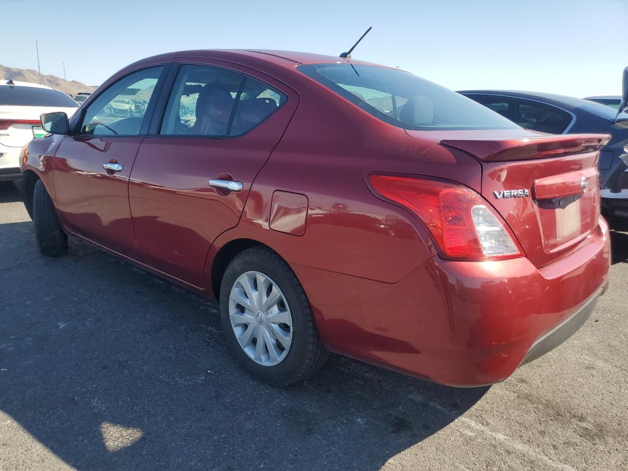 2018 Nissan Versa S - Фото 2