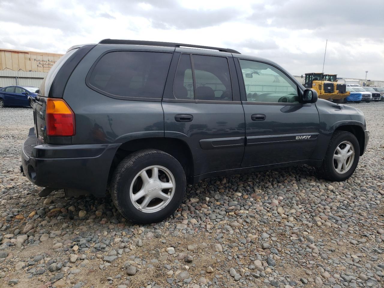 2004 GMC Envoy - Image 3