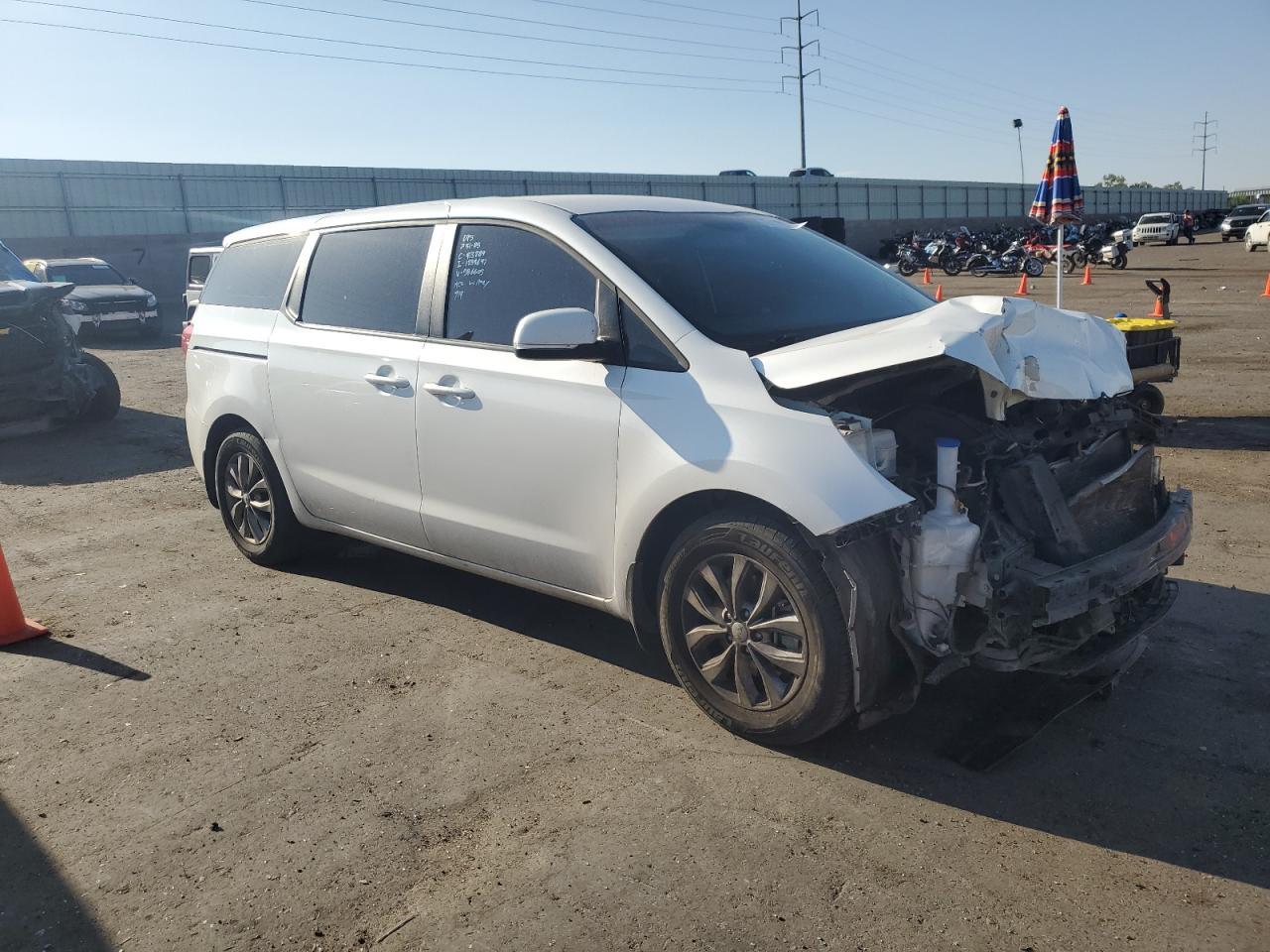 2020 Kia Sedona L - Фото 4