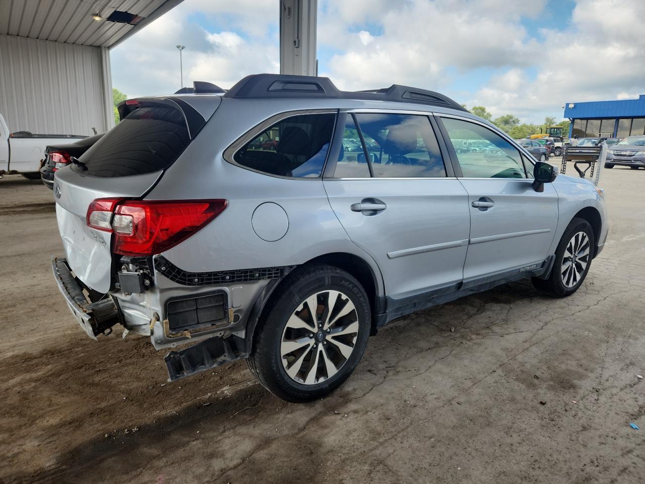 2016 Subaru Outback 2.5I Limited - Image 3