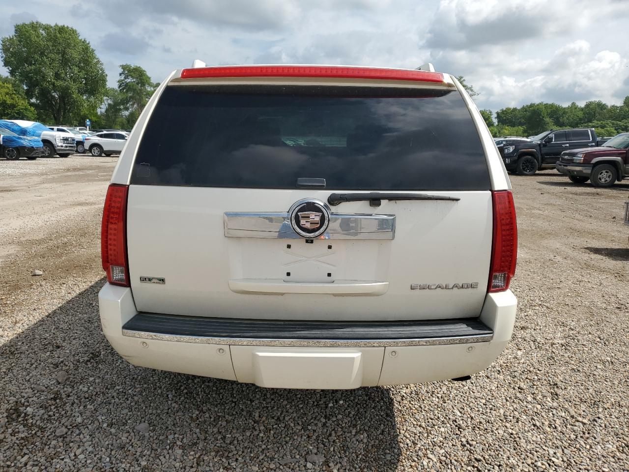2010 Cadillac Escalade Esv Luxury - Image 6