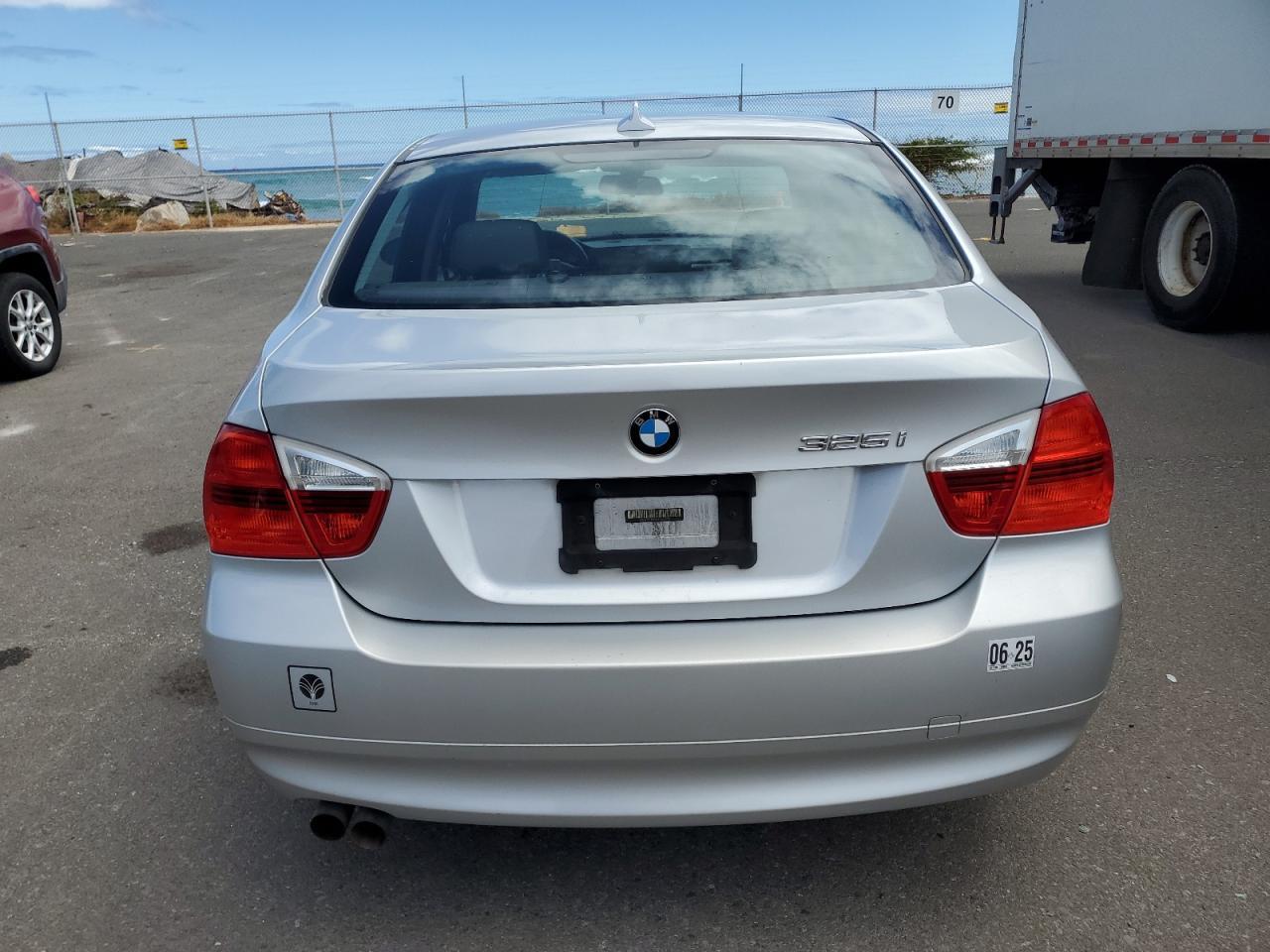 2006 BMW 325 I - Image 6