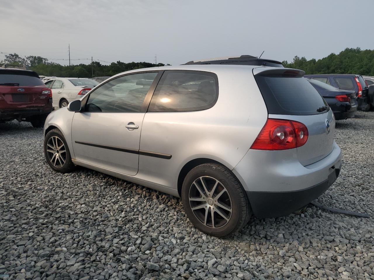 2007 Volkswagen Rabbit - Image 2