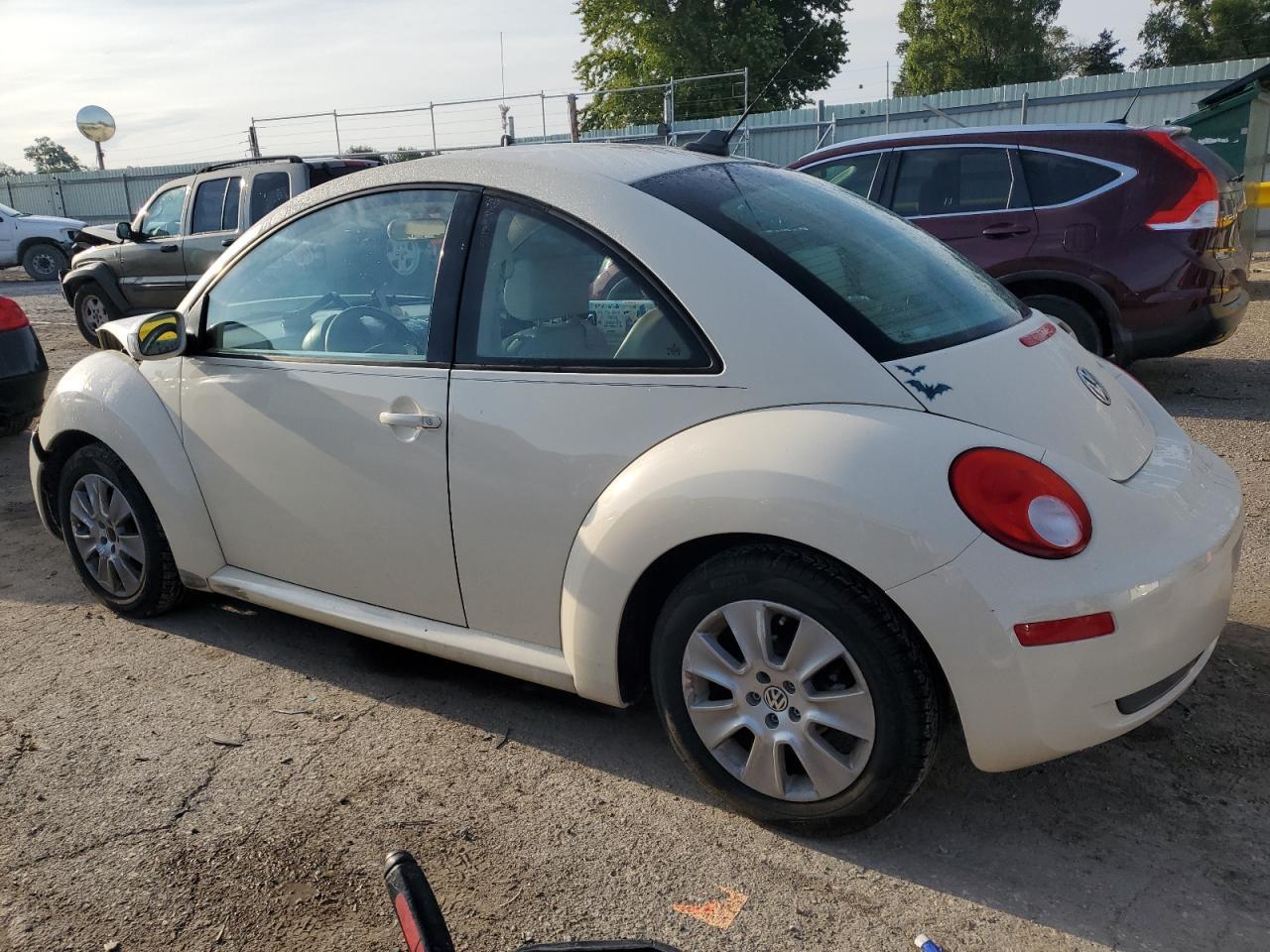 2009 Volkswagen New Beetle S - Фото 2