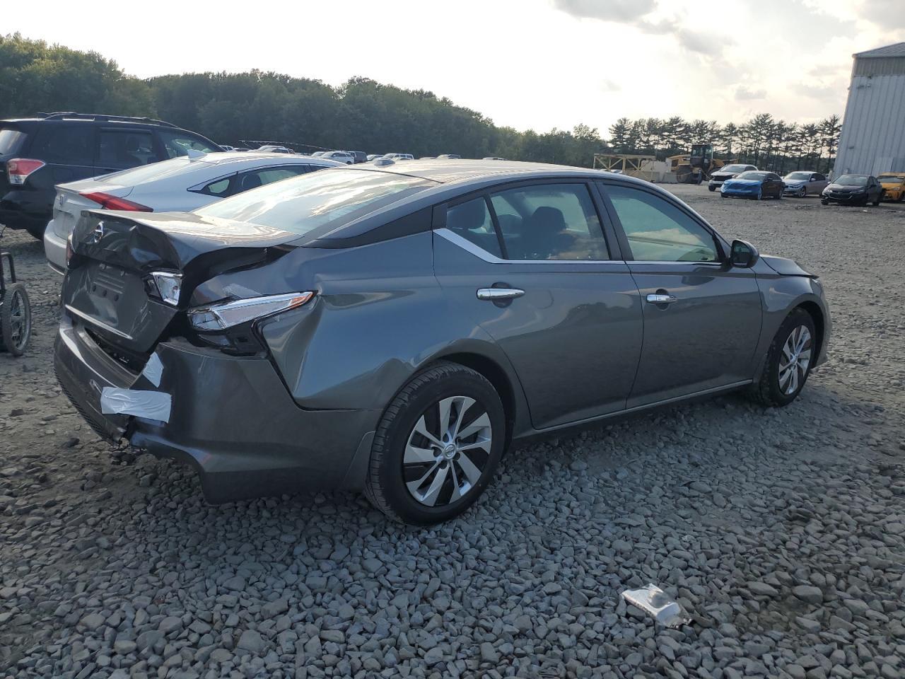 2020 Nissan Altima S - Фото 3