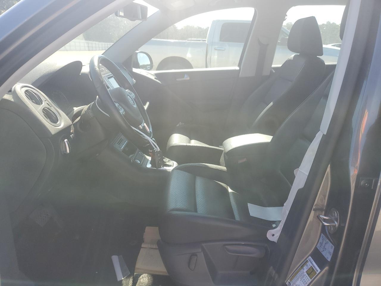 2016 Volkswagen Tiguan S - Image 7