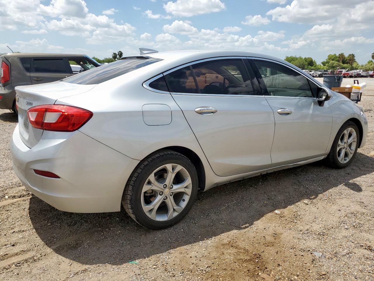 2018 Chevrolet Cruze Premier - Фото 3