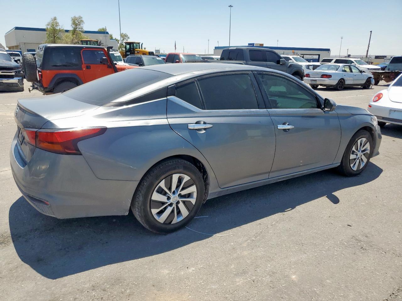 2021 Nissan Altima S - Фото 3