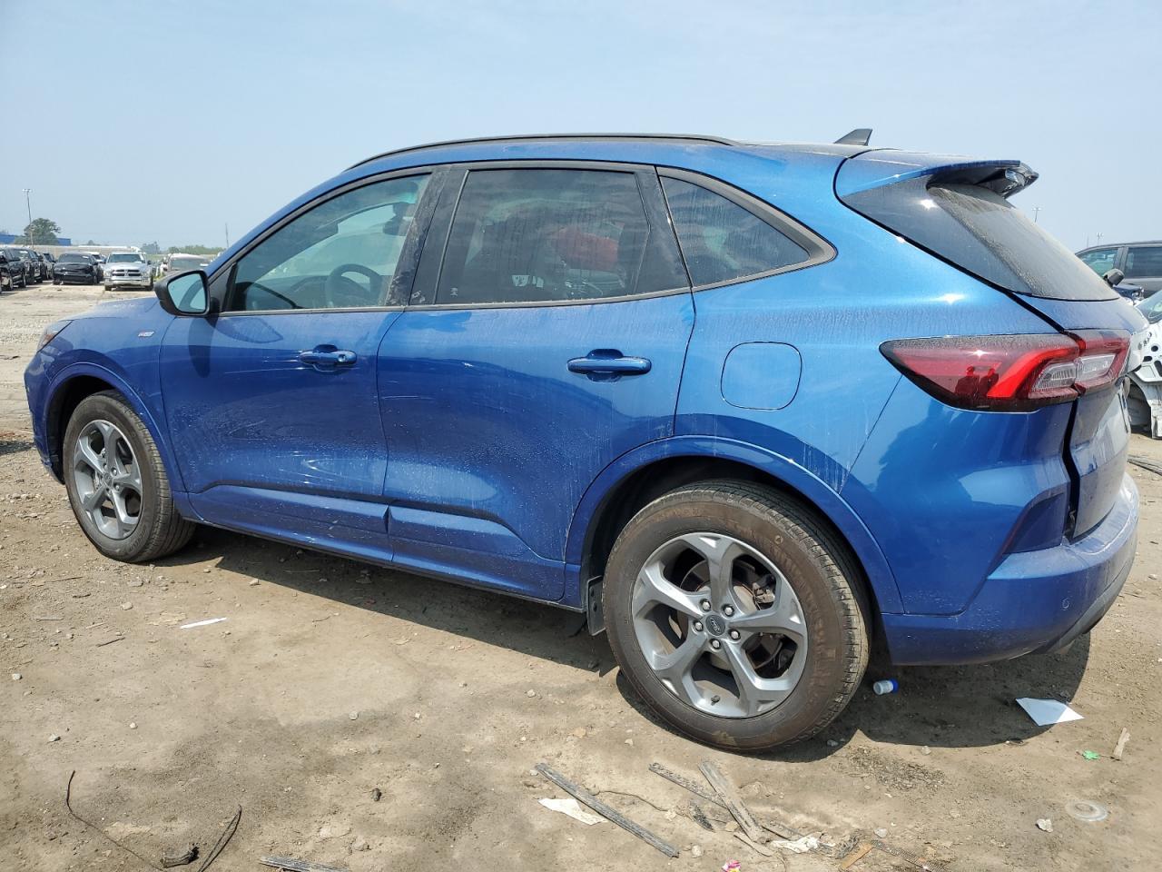 2023 Ford Escape St Line - Image 2