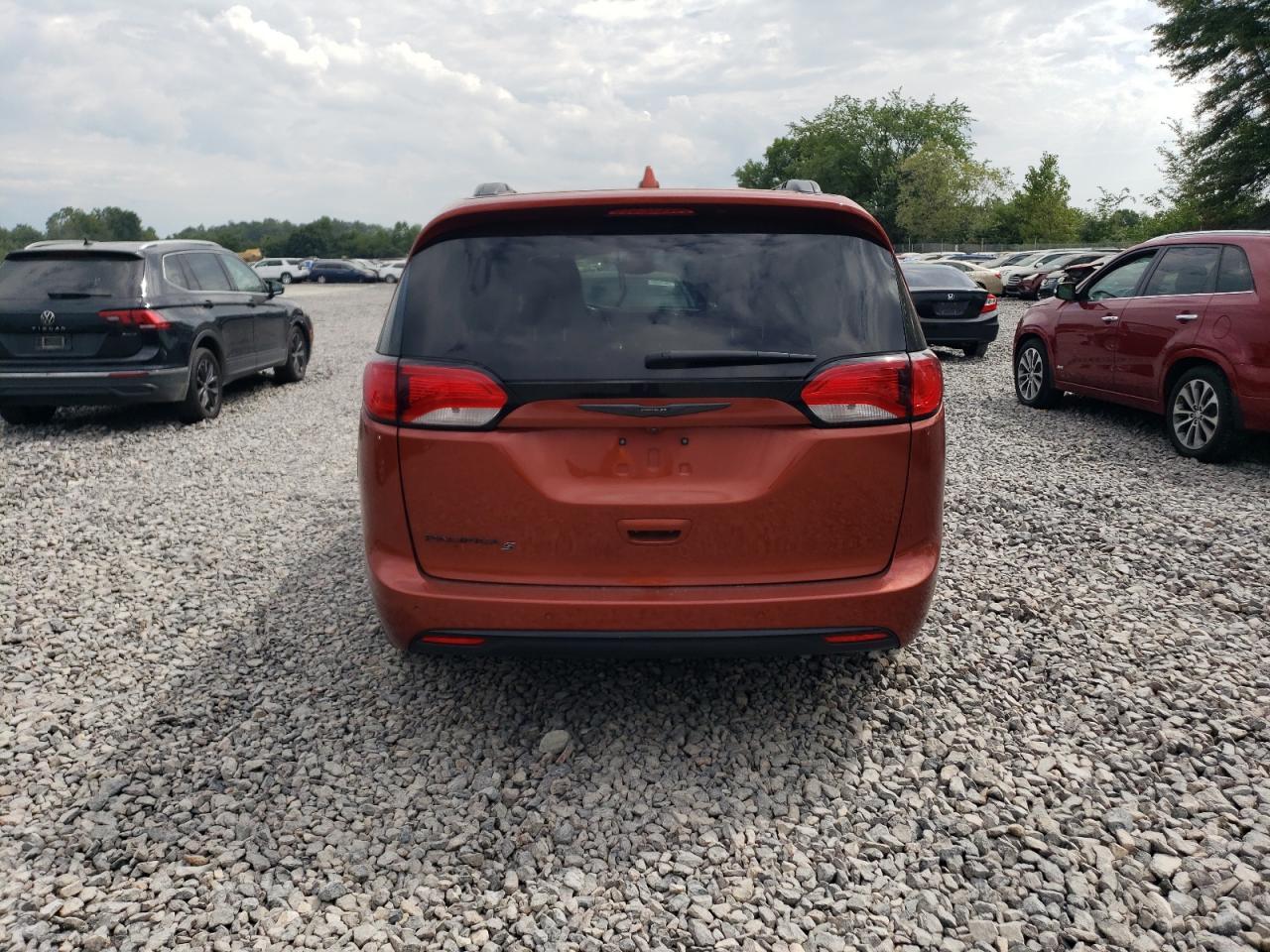 2018 Chrysler Pacifica Touring L - Фото 6