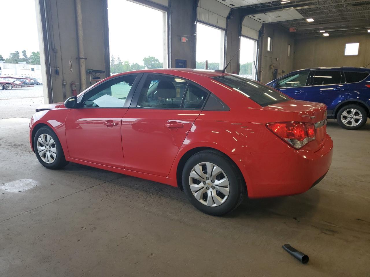 2014 Chevrolet Cruze Ls - Image 2