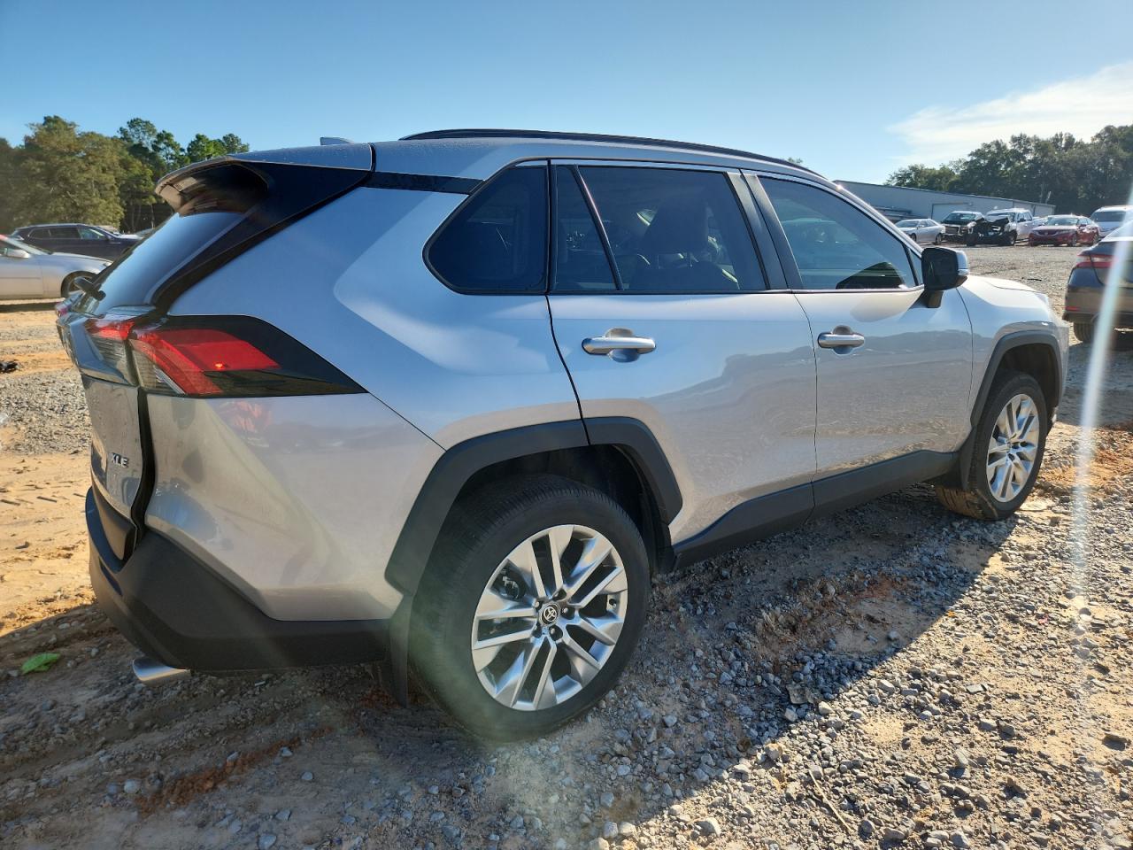 2024 Toyota Rav4 Xle Premium - Image 3