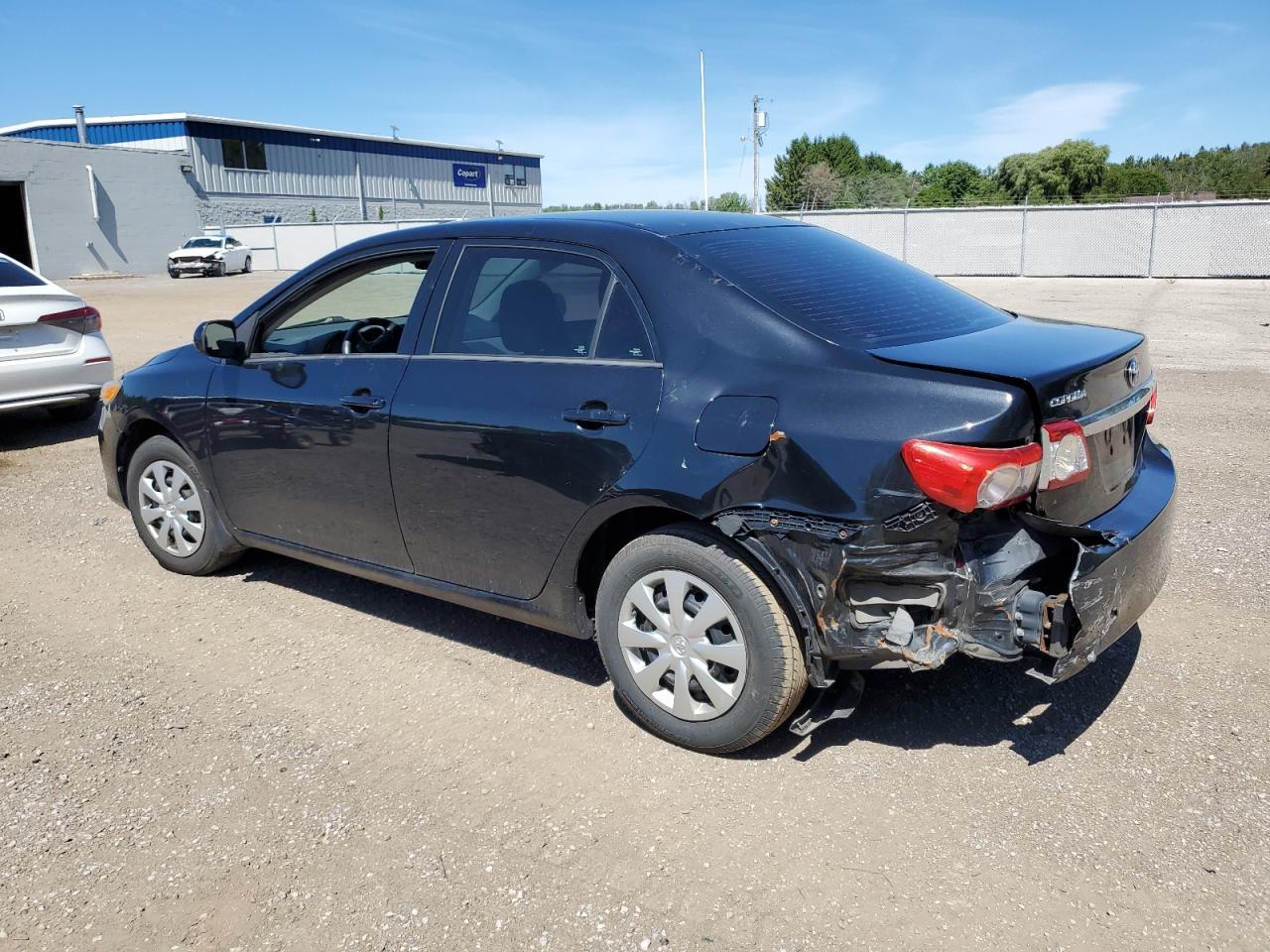 2013 Toyota Corolla Base - Фото 2