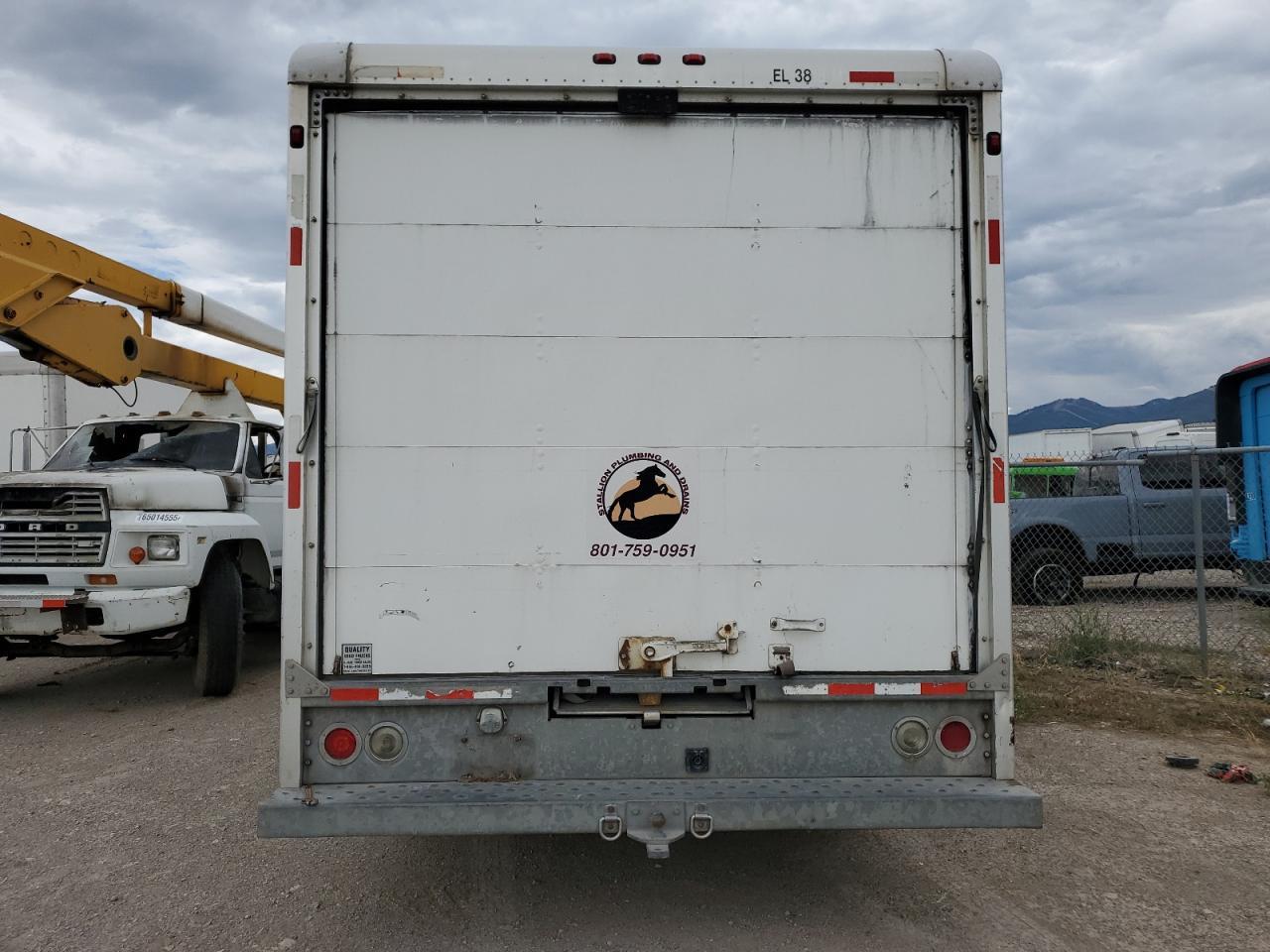 2007 Ford Econoline E450 Super Duty Cutaway Van - Image 6