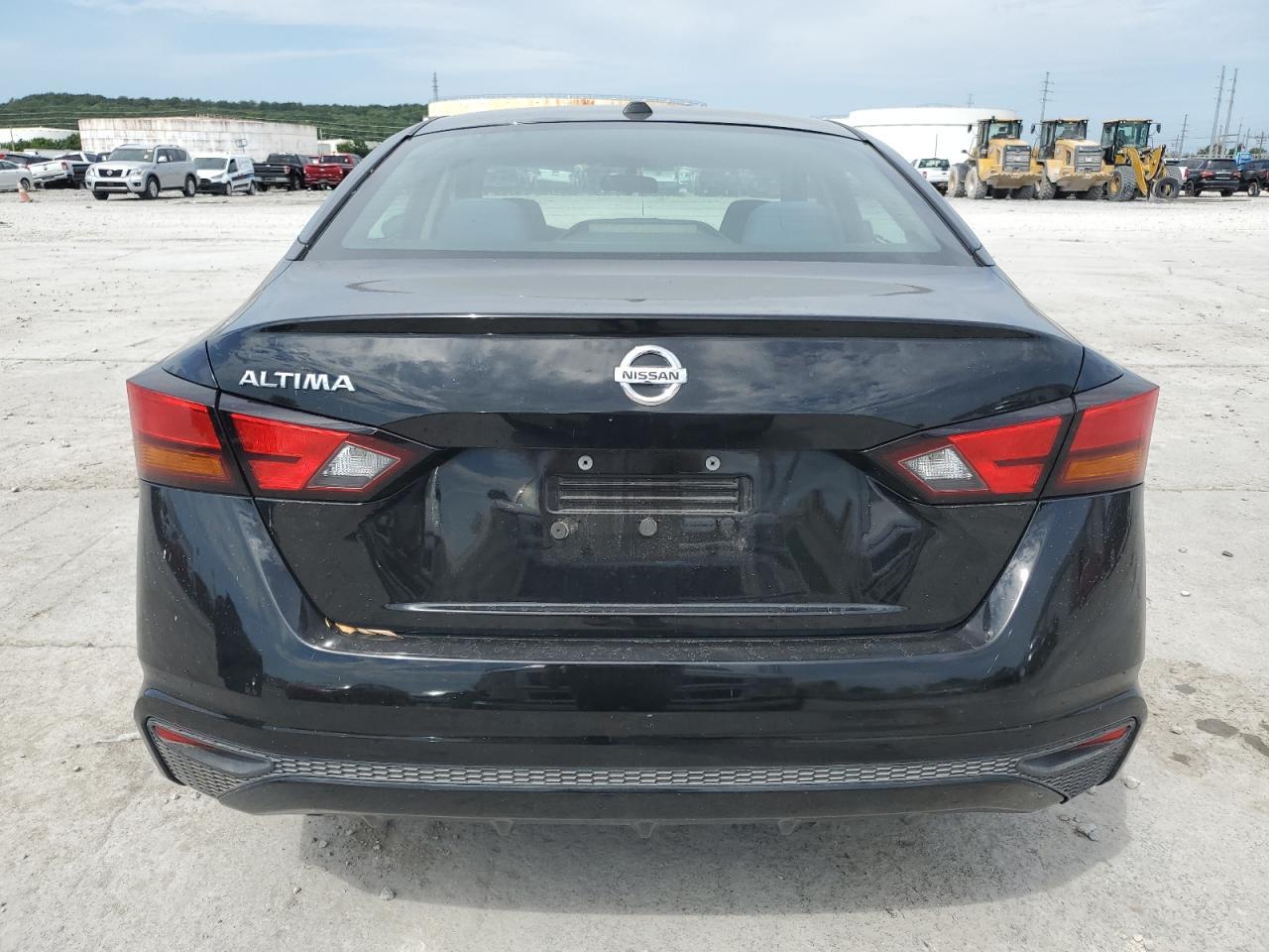 2019 Nissan Altima S - Фото 6