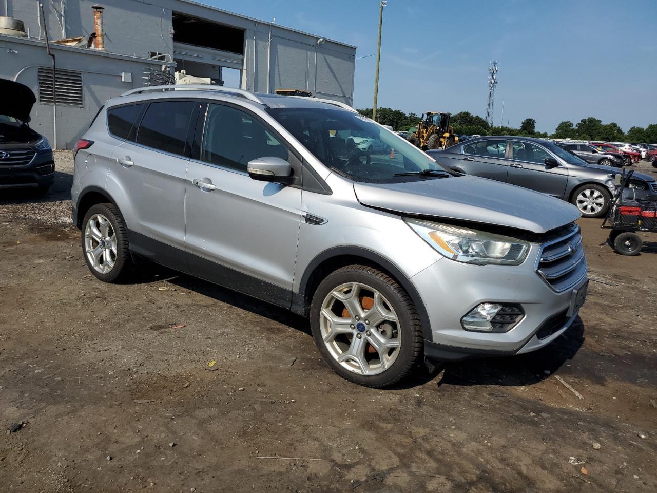 2017 Ford Escape Titanium - Фото 4