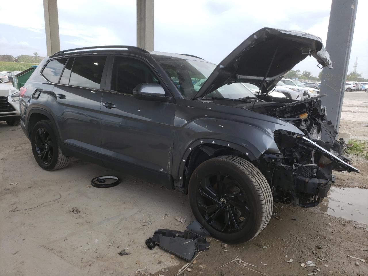 2023 Volkswagen Atlas Se - Image 4