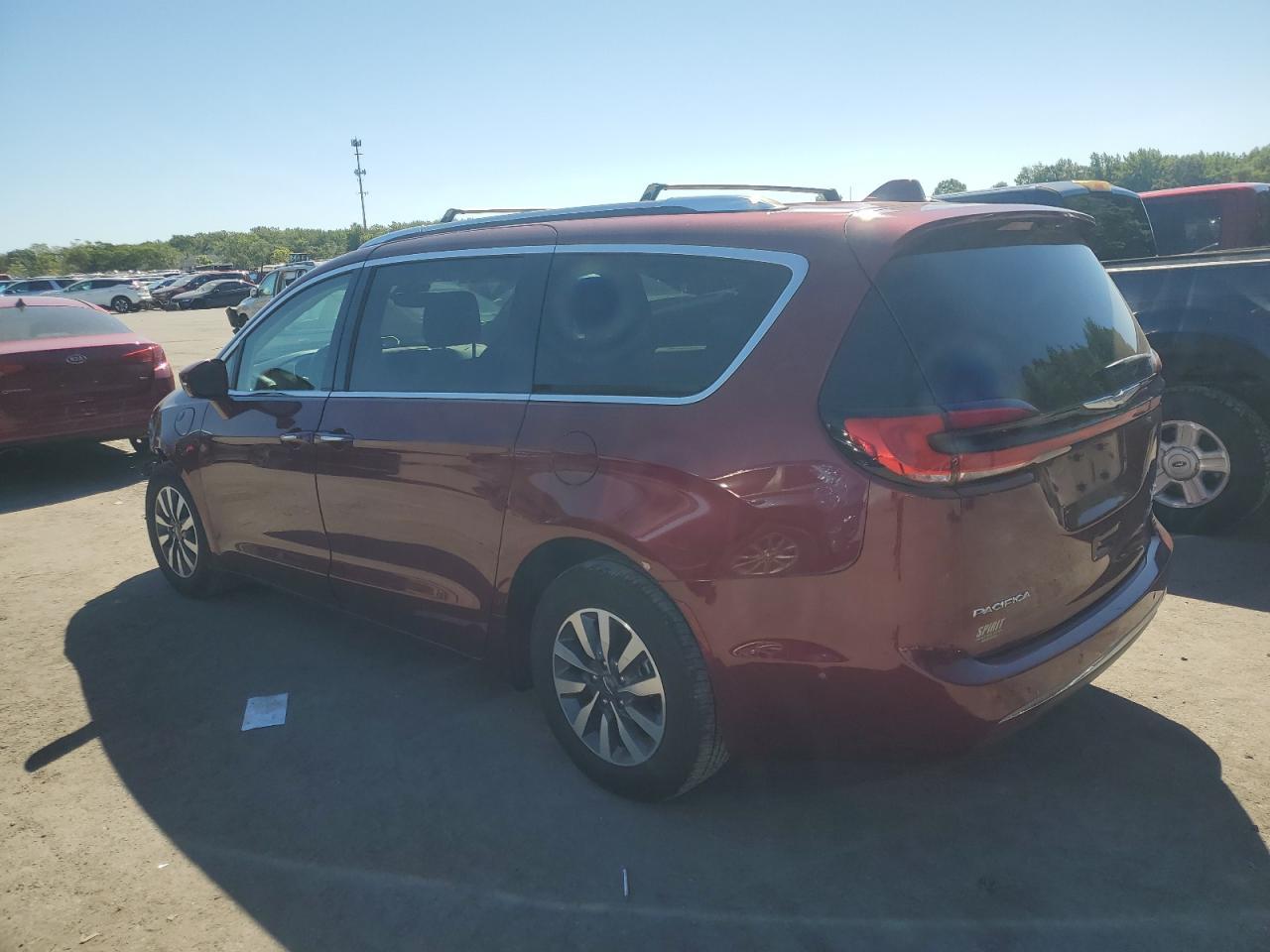 2021 Chrysler Pacifica Hybrid Touring L - Фото 2